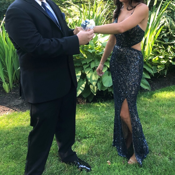 Prom dress - Picture 3 of 4